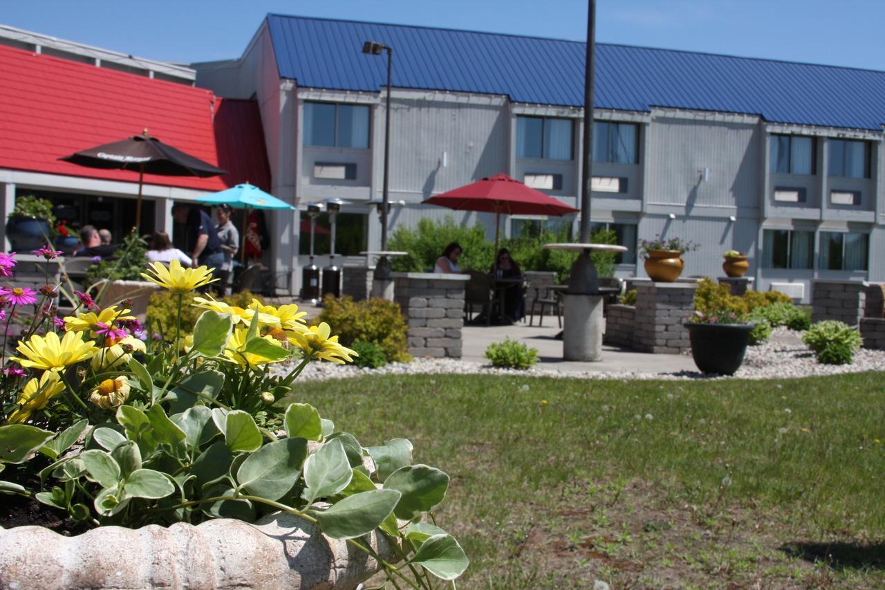 Barkers Island Inn Resort & Conference Center Съпириър Екстериор снимка