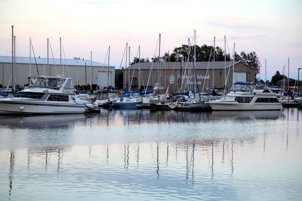 Barkers Island Inn Resort & Conference Center Съпириър Екстериор снимка