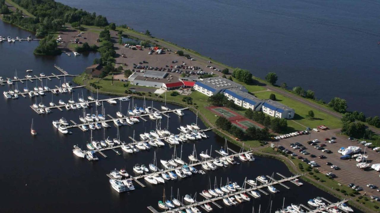 Barkers Island Inn Resort & Conference Center Съпириър Екстериор снимка
